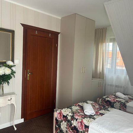 Gosciniec Pod Lipa Apartment Mikolajki  Exterior photo